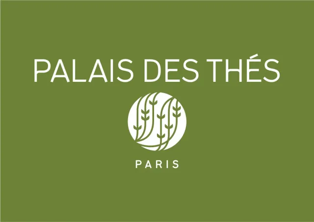 Palais des Thés shopping bag pose