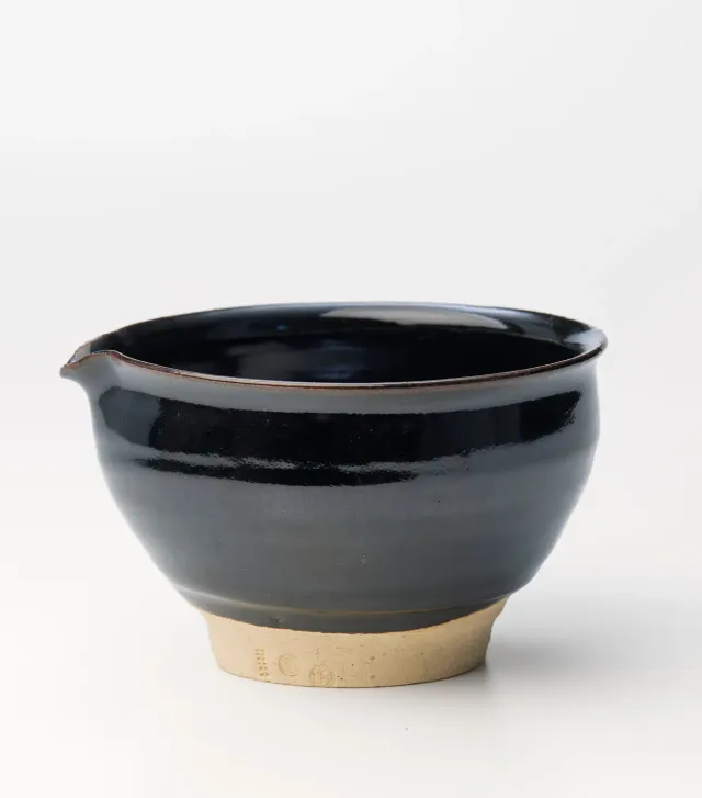 Kittachi Spouted Chawan matcha skål sort med tud