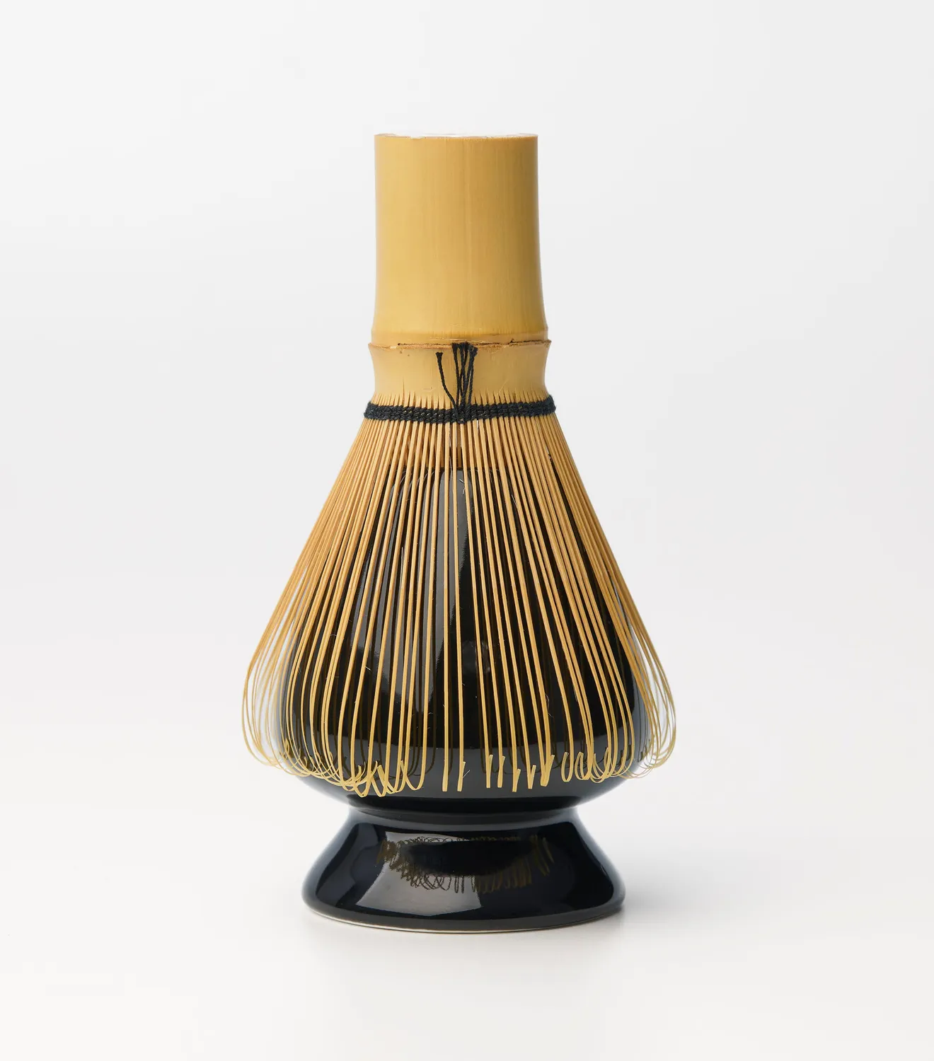 Tyst Te Ceramic Chasen Stand holder til matchapiskeris sort